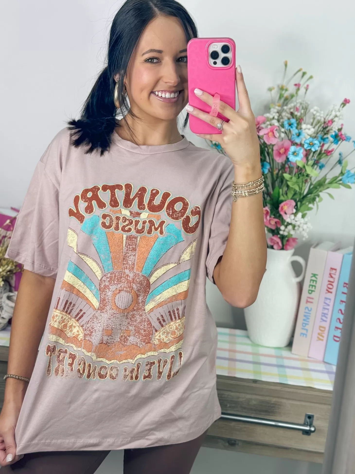Allie Lynn's Boutique Graphic Tees<Country Music Vintage Graphic Tee "Rose"