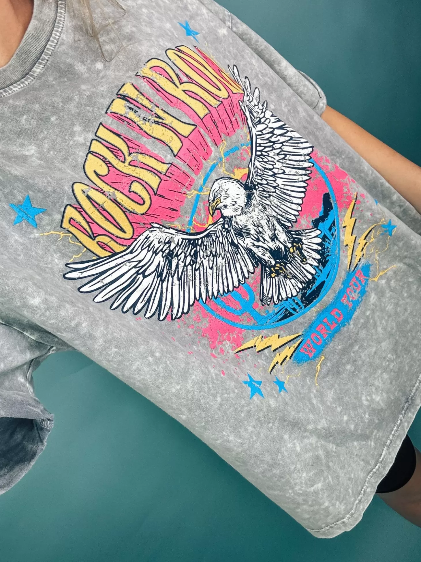 Allie Lynn's Boutique Graphic Tees<Rock N Roll World Tour Vintage Graphic Tee "Grey Denim"