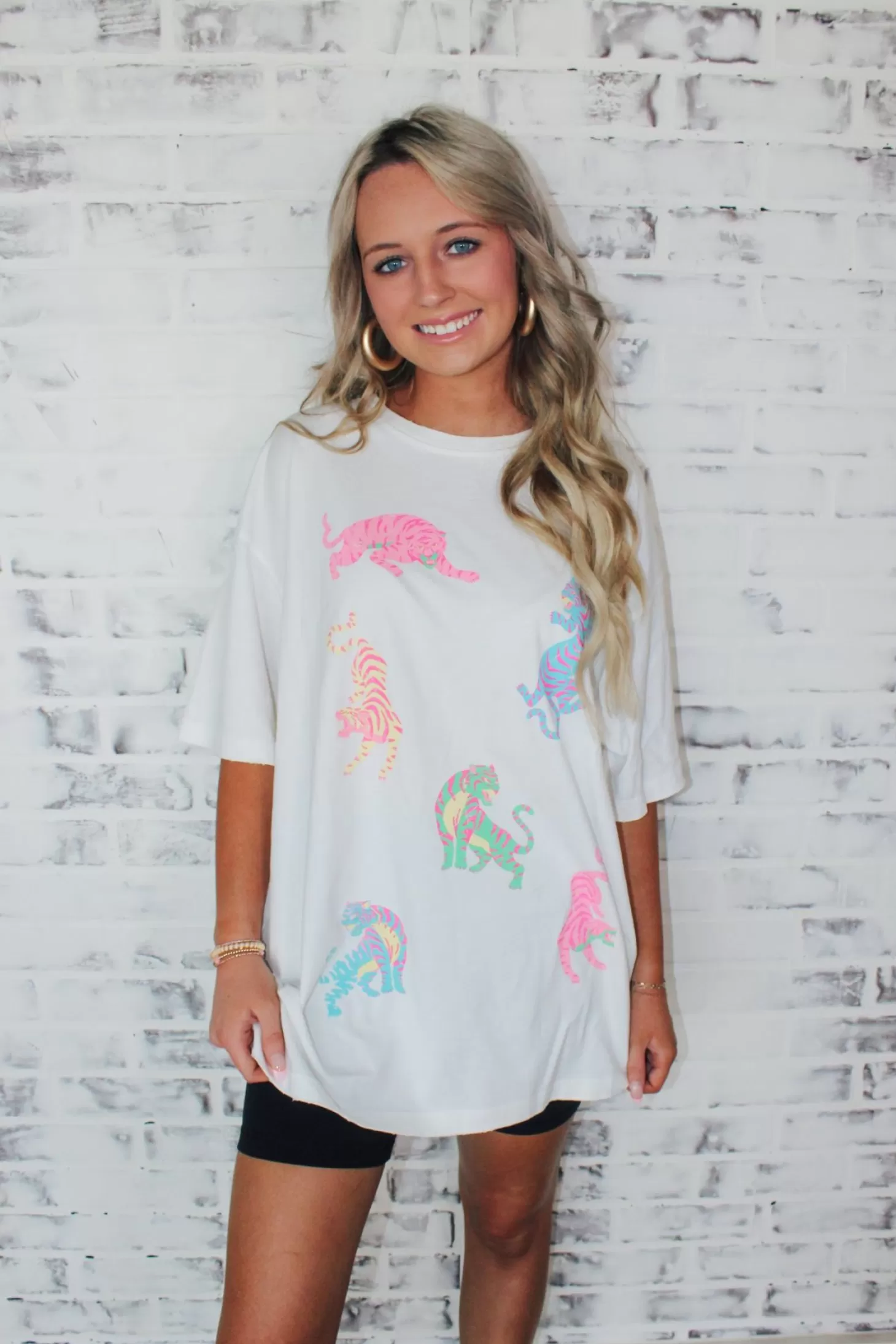 Allie Lynn's Boutique Graphic Tees<Vintage Tigers Graphic Tee "White"